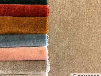 Velours stoffen in verschillende kleuren, ideaal voor luxe en elegante woonruimtes. Tijdloze en zijdezachte textuur van Dominikq