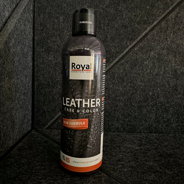 Leather Care & Color Lederwas - 250 ml bottle by Royal Furniture, featuring new formula for leather maintenance and color restoration.