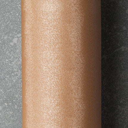 Alt Tag: Mystieke Pegasus Gold kunstleer van Agua Fabrics, hoogwaardige duurzaamheid en stijl voor elk interieur. Vanaf 5m 10% korting.