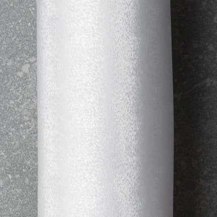 Agua Mystique Pegasus Silver kunstleer met subtiele structuur en slijtvastheid, ideaal voor duurzaam interieur, 10% korting vanaf 5 meter.