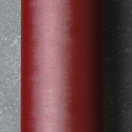 Kunstleer van Mystique collectie, Agua Fabrics in warme wijnrode kleur, duurzaam en geschikt voor interieurprojecten. Vanaf 5 meter 10% korting.