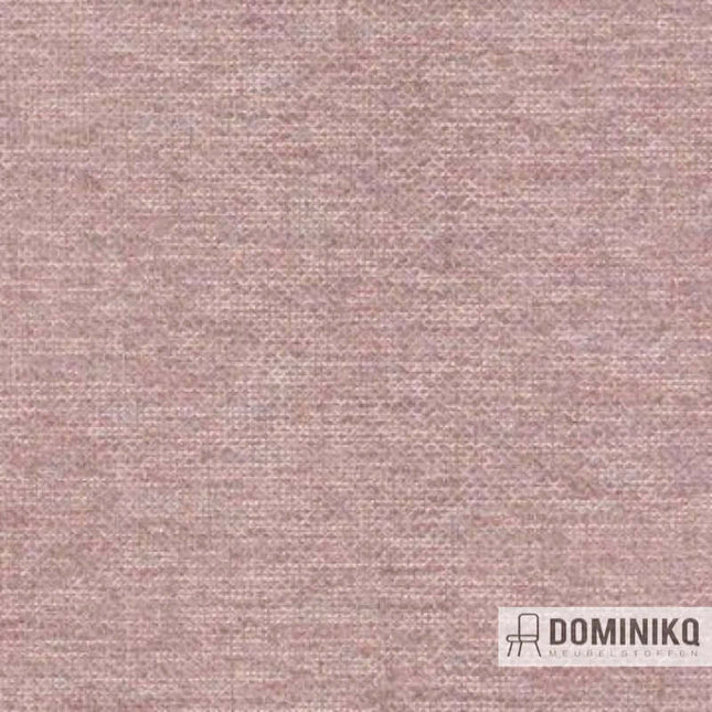 Stofstaal Aristide Louis 500 in Rose Dust met fijn diamantmotief, behandeld met Aquaclean voor vlekbestendigheid.