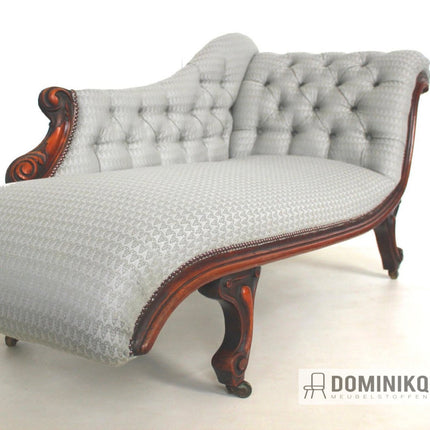 Luxueuze chaise longue bekleed met Ramshead meubelstof van Bute Fabrics, ontworpen in samenwerking met Timorous Beasties.