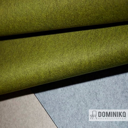 Camira Fabrics Sonus FHR01 stofferen, modern en tijdloos vilt materiaal, groen en grijs. Meubelstoffen door Dominiko.