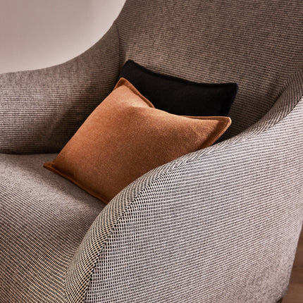 Camira - Monochrome Sett - MLD02