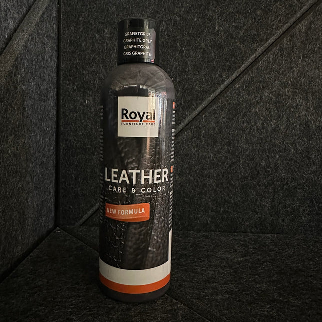 Bottle of Leather Care & Color Lederwas - 250 ml for leather maintenance