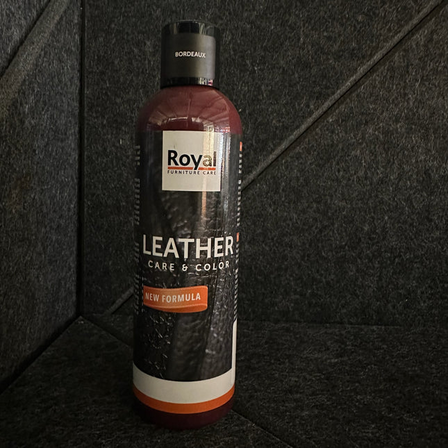 Leather Care & Color Lederwas - 250 ml bottle for leather maintenance and color restoration from Royal Furniture.