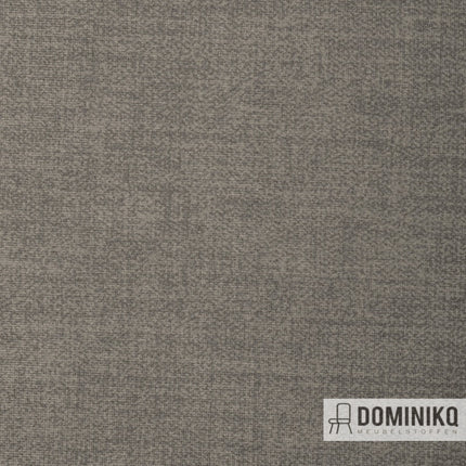 Grijze meubelstof Fabraa Air met gerecycleerde RPET-vezels en zware fleece achterkant, ideaal voor duurzaam interieurontwerp.