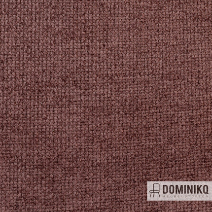 Bordeauxrode Fabraa Cyber stof, luxe micro-chenille textiel. Stijlvol interieur, onderhoudsvriendelijk & wasbaar.