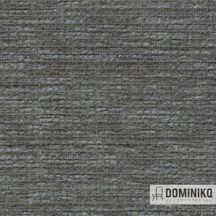 Grijze Fabraa Wish meubelstof, gemaakt van 65% gerecycled materiaal en 35% polyester, met een zachte, matte chenillestructuur.