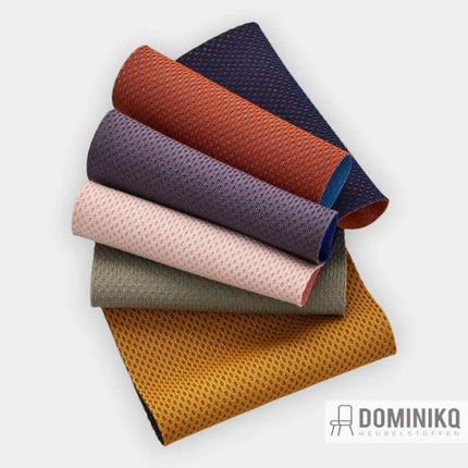 Plecto meubelstoffen van Kvadrat Febrik, kleurrijke gebreide textielcollectie met multidimensionale sportieve uitstraling.
