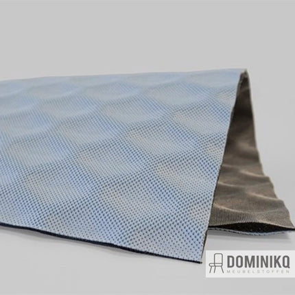 Cubic stof in lichtblauw met 3D-patroon, luxe en veelzijdig, geschikt voor zachte meubels en interieurs.