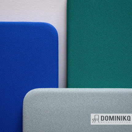 Tonal stof in blauw, groen en grijs voor meubelbekleding, met een levendige tweekleurige melange en opvallende lijnen.