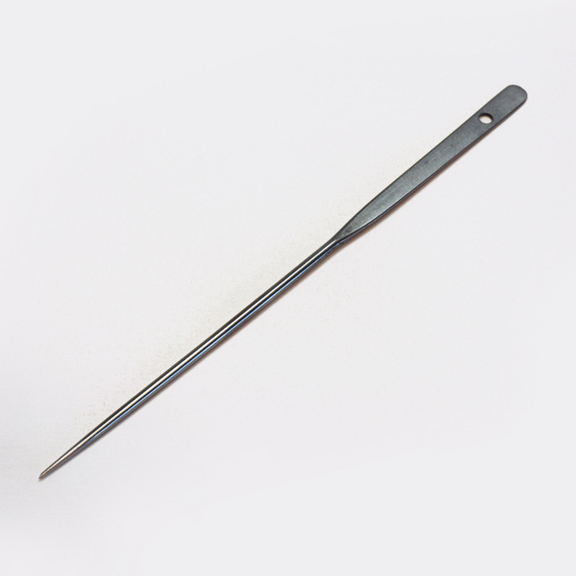 Metalen haartrekker van 20 cm voor stoffeerders, ideaal voor stofplooien en moeilijk bereikbare hoeken. Onmisbaar gereedschap voor stofferen.