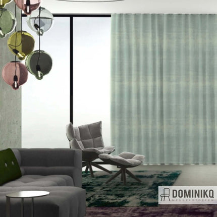 Elegante woonkamer met vintage linnen gordijnen in Indigo van Kendix I Dominikq. Nu 10% korting vanaf 5 meter aanschaf.