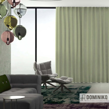 Transparante linnenmix gordijnen van Luster door Kendix, De Ploeg in moderne woonkamer. Elegant en onderhoudsvriendelijk voor kamerhoge toepassingen.