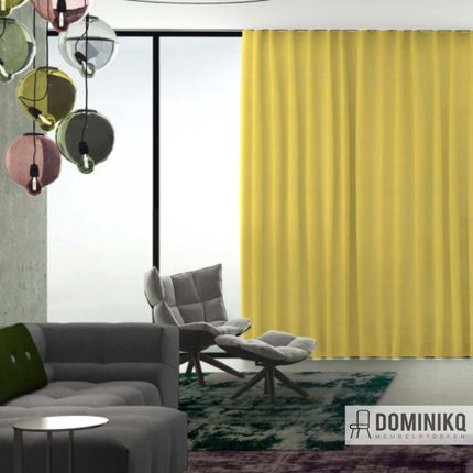 Luster van Kendix linnenmix gordijn in moderne woonkamer met elegant interieur. Luxueuze uitstraling en onderhoudsgemak.