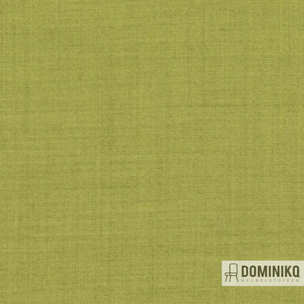 Licht doorschijnende Kombu-stof van Kendix, tweekleurig, kamerhoog, in groene tint, met logo van Dominikq Meubelstoffen.