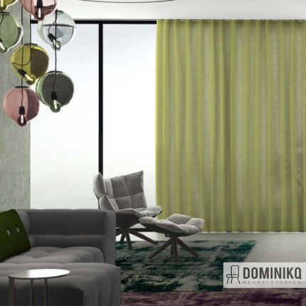 Kamerhoge, licht doorschijnende Kombu gordijnen van Kendix in eigentijds interieur. Vanaf 5 meter 10% korting.