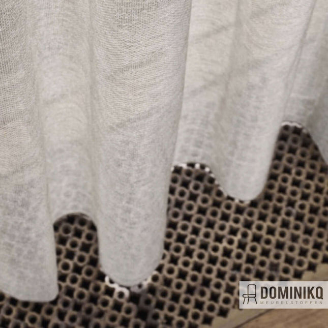 Luxe kamerhoge gordijnstof 'Minerals' van Kendix en De Ploeg met subtiele mineraalglans, ideale keuze voor elegante gordijnen.