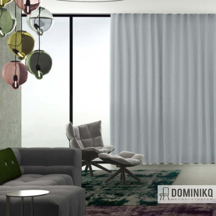 Luxe gordijnstof Ori van Kendix, De Ploeg met elegante glans, perfecte privacy. Vanaf 5 meter korting. Moderne woonkamerinrichting.