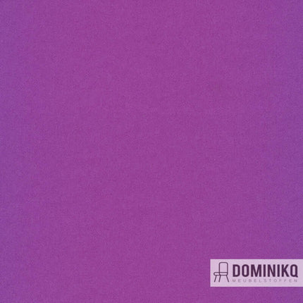 Paarse stof Hero 2 met luxe vilten uitstraling, ontworpen door Patricia Urquiola, ideaal voor meubels.