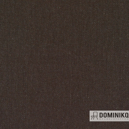 Kvadrat Re-wool 2 in diepbruin tint; duurzame bekledingsstof met gerecyclede wol en hoge slijtvastheid.