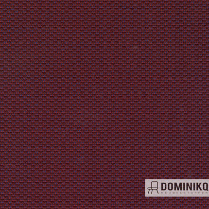 Weelderige wollen bekledingsstof Serpentine van Kvadrat met uniek weefpatroon en dynamische kleuren in rijke textuur voor veelzijdig gebruik.