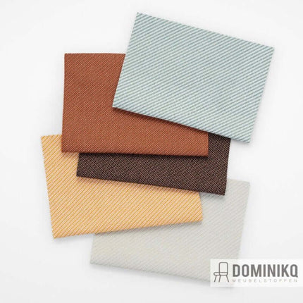Stoffenstalen van Kvadrat Twill Weave in diverse kleuren en structuren