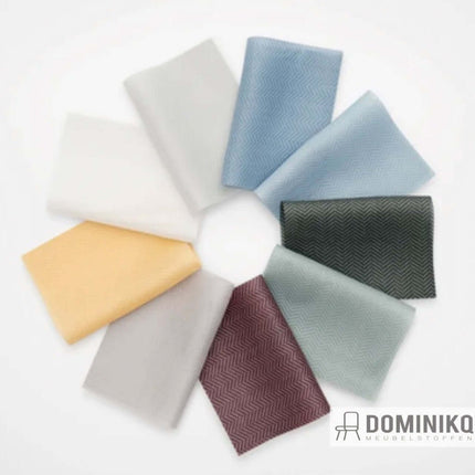 Kvadrat's Broken Twill Weave in diverse kleuren, duurzaam gerecycled polyester met geometrisch patroon en hoge slijtvastheid.