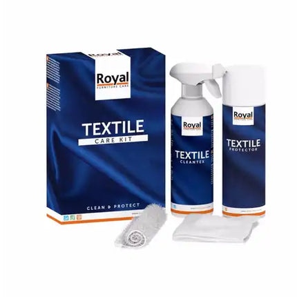 Textiel verzorgingskit van Royal Furniture: 2 x 500 ml flessen met doek en washand voor optimale bescherming en reiniging van stoffen.