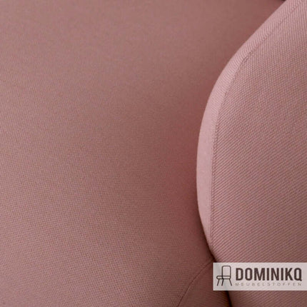 Kvadrat Steelcut Quartet 994 stof met zacht oppervlak en diepe, gemêleerde kleuren, ideaal voor duurzame meubels.