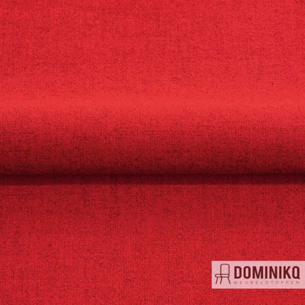 Tonica 2 stof in rijke rode tint, ontworpen door Georgina Wright, 100% wol, Engeland. Beschikbaar in 39 kleuren, veelzijdigheid in tinten.