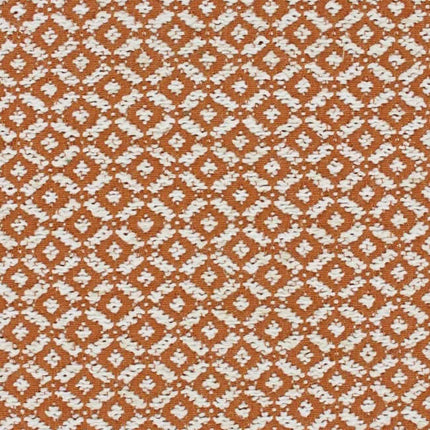 Klassieke oranje Varga meubelstof van Aristide met subtiel geometrisch patroon en elegante uitstraling, perfect voor interieurontwerp.