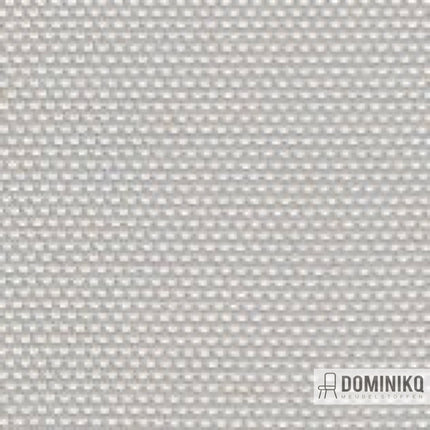 Extex Haze - EH09 - Nickel, elegant 100% geverfd acryl stof met metallic uitstraling van Vyva Fabrics. Geschikt voor luxe interieurtoepassingen.