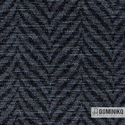 Stofdetail van Extex Plume - EP04 Cuckoo van Vyva Fabrics, met elegante vogelveer textuur voor water- en vlekbestendig gebruik.