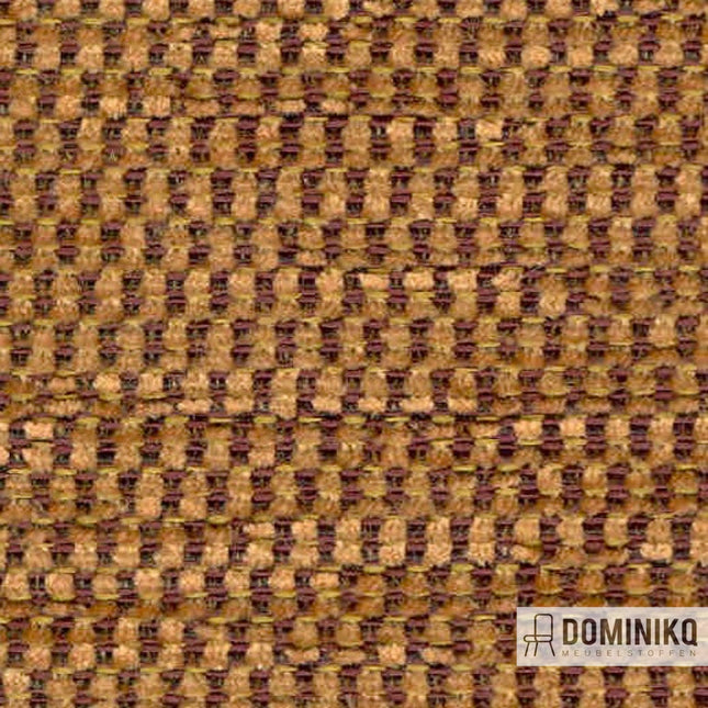 Luxueuze chenille stof Extex Spice in Saffron van Vyva Fabrics, met gemêleerd en getuft ontwerp, perfect voor onderhoudsarme elegantie.