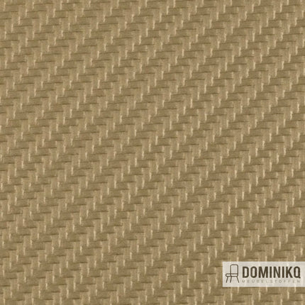 Carbon Fiber kunstleer van Vyva Fabrics in de kleur Ginger, met geweven patroon, geschikt voor luxe auto- en meubelbekleding.