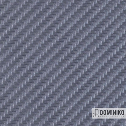 Carbon Fiber kunstleer in graphite kleur, onderdeel van de Vyva Fabrics Marine Collectie, ideaal voor luxe auto's en meubels.