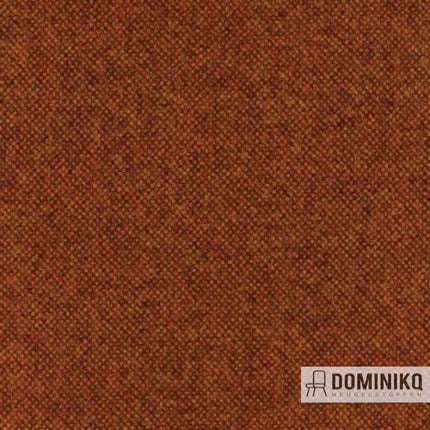 Stof van Aristide - Qashqai - 390 Sienna, geweven in gemêleerde aardetinten, deel van de brandvertragende Qashqai meubelstoffen collectie.