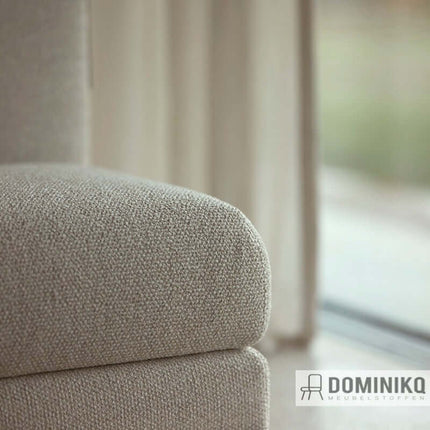 Monza-Melange meubelstof van De Ploeg, bouclé weefsel met contrasterende garens, verkrijgbaar bij Dominikq. Vanaf 5 meter 10% korting.