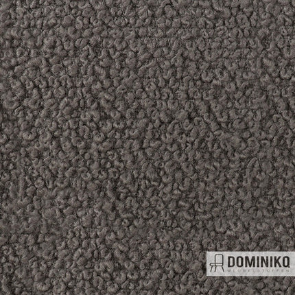 Bouclé stof Storr CF774 - 8005 Smoke van Bute Fabrics, stevige geweven meubelstof met dikke lussen, hoge wolgehalte, brandvertragend.