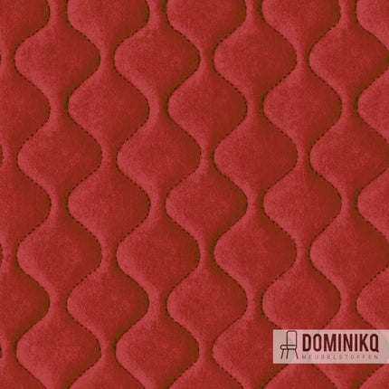 Synergy Quilt Hourglass stof in rood, gewatteerd design van Camira Fabrics. Luxueuze wolblend voor meubelbekleding.