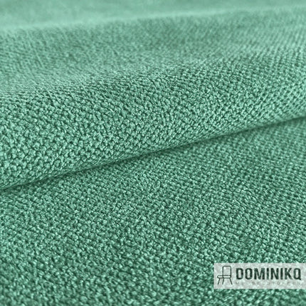 Casal Amara 112 Céladon meubelstof met dik garenweefsel en subtiel reliëf, ideaal voor diverse interieurs.
