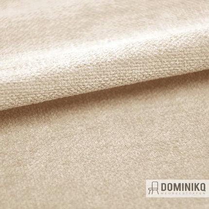 Amara meubelstof van Casal in kleur Bouleau, geweven met dikke garens voor subtiel reliëf, geschikt voor divers interieur gebruik.