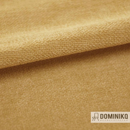 Geweven meubelstof Casal Amara 77 Antilope in warme gele tint met subtiel reliëf voor veelzijdige interieurtoepassingen.
