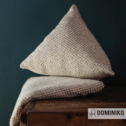 Crème kleurige Aiguille woonstoffen van Casal met bouclé textuur, geschikt voor gordijnen en meubelstoffering.