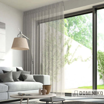Elegante gordijnen Vliet van De Ploeg in lichte woonkamer, kamerhoge weefstof met vintage touch en zachte twijngaren, design-inspiratie.