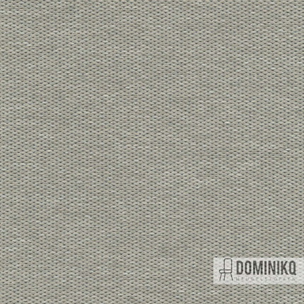 Olive stof van De Ploeg met fijn gemêleerd patroon, geweven van vlamvertragende Trevira CS polyester garens. Korting vanaf 5 meter.