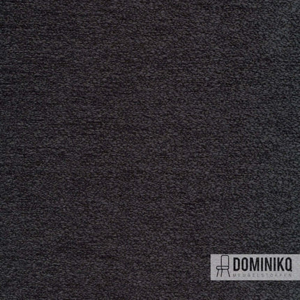 Donkergrijze grof geweven meubelstof Osino van De Ploeg, met OEKO-TEX keurmerk. Vanaf 5 meter, 10% korting bij Dominikq.